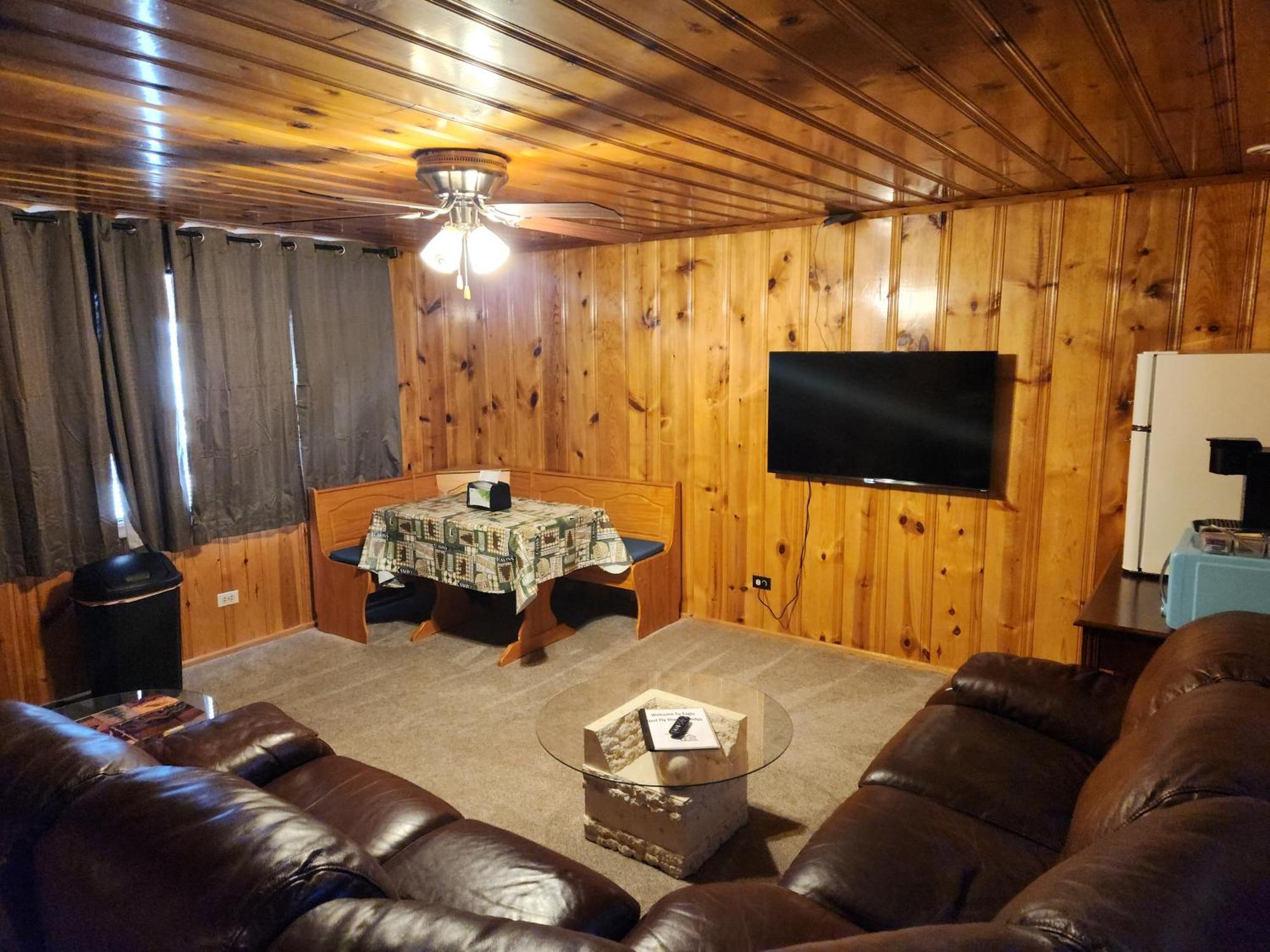 Eagle Nest Fly Shack & Lodge Room photo